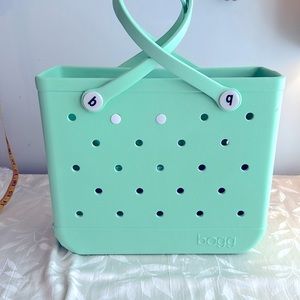 12x12 Bogg bad in lime green.